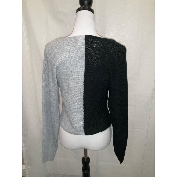 No Comment NYLA Two-Tone Black & Gray Acrylic Sweater Medium - Picture 3 of 5